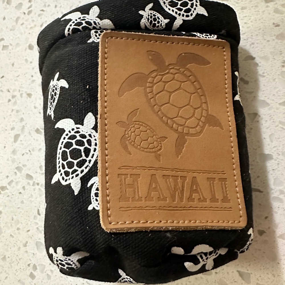 Turtle Koozie from Maui Trading Co - NWOT